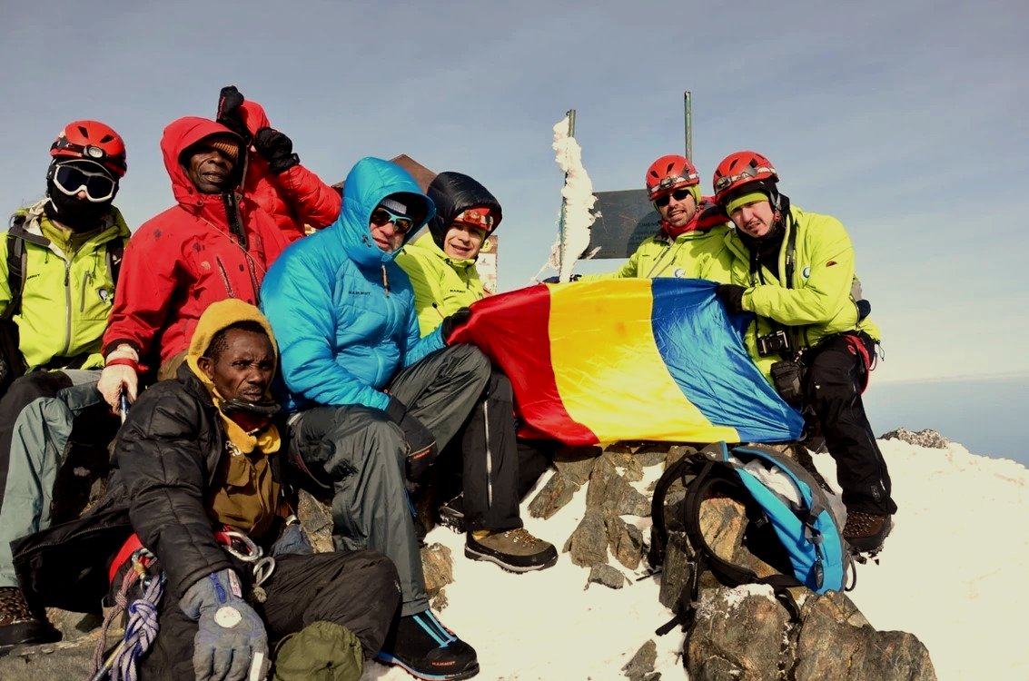 Expediția pe vârful Rwenzori, cu steagul României